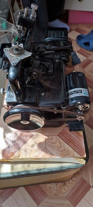 Оверлок продам б.у.