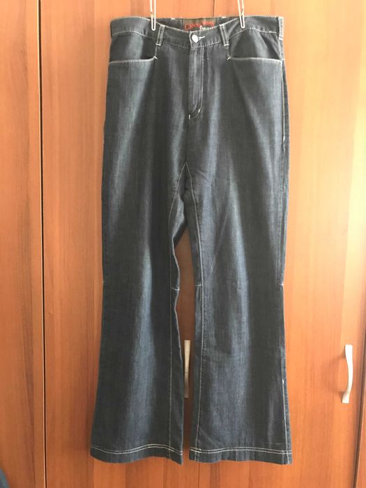 Спортен екип на ADIDAS ; Лек дънков костюм на Парушев - с бонус риза