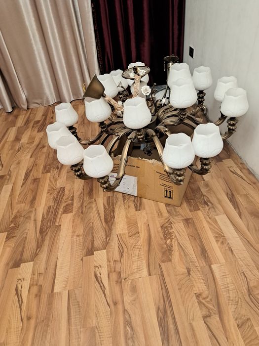 Продам люстры бу