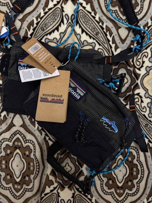 Patagonia(sling bags)
Плотный материал
Удобная и компак