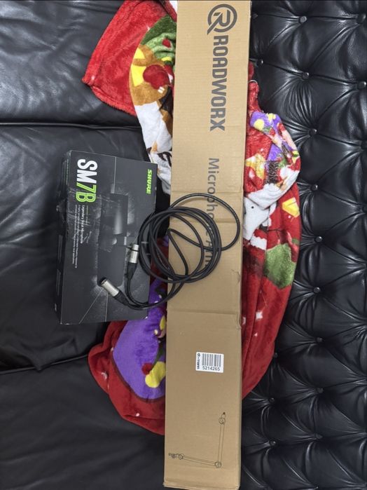 NOU ! Microfon Shure SM7B+Roadwork mic arm. De la 2275 la 1700