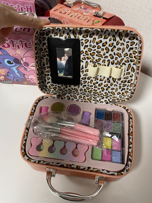 Детско куфарче / чанта - козметичен комплект - Stitch, с гримове