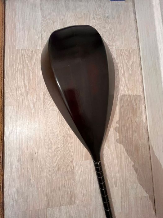 Домбыра в хорошем состоянии