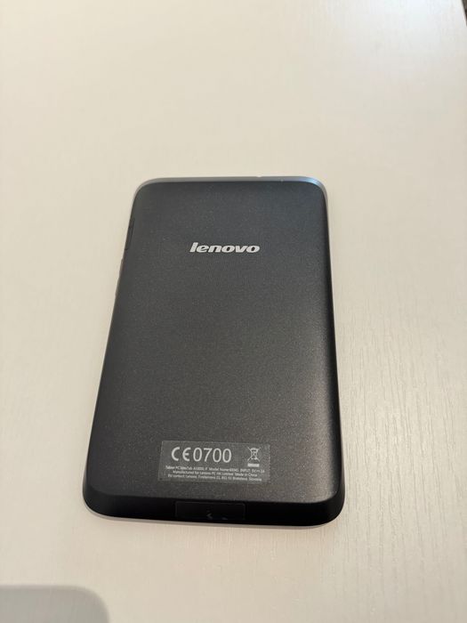 Vând tabletă Lenovo
