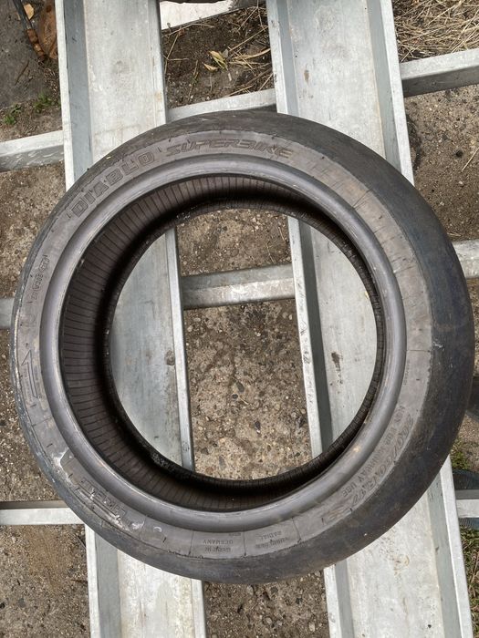 Гуми за мотори .