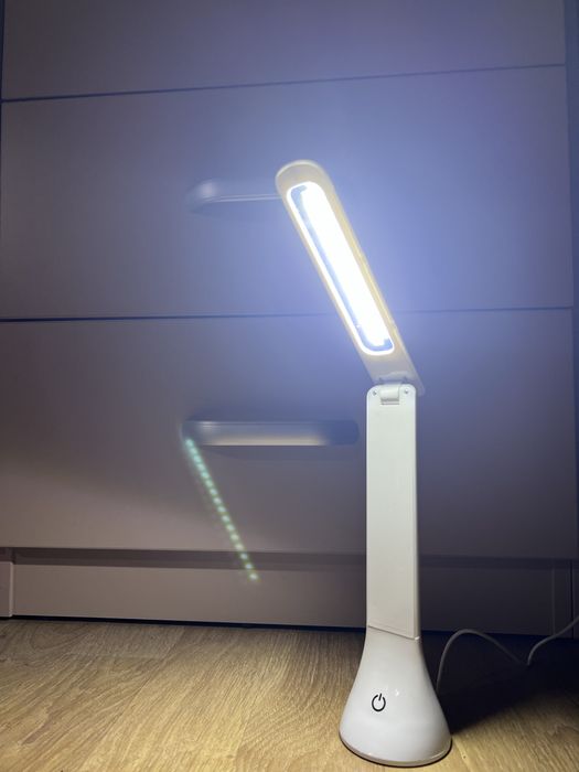 Lampa LED de birou noua