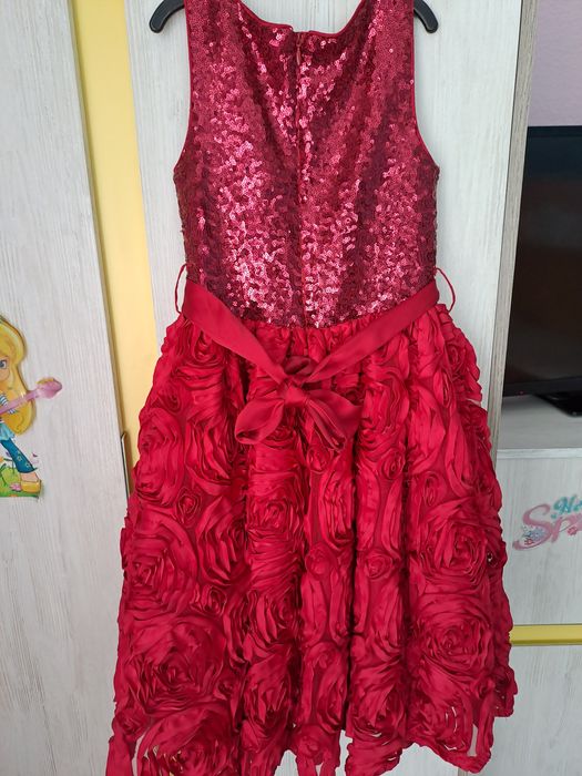 Прекрасна официална рокля.