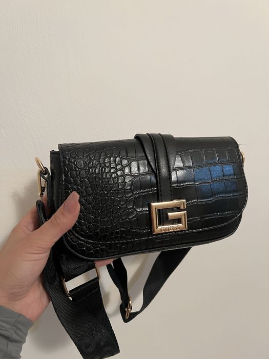 Дамска чанта Guess