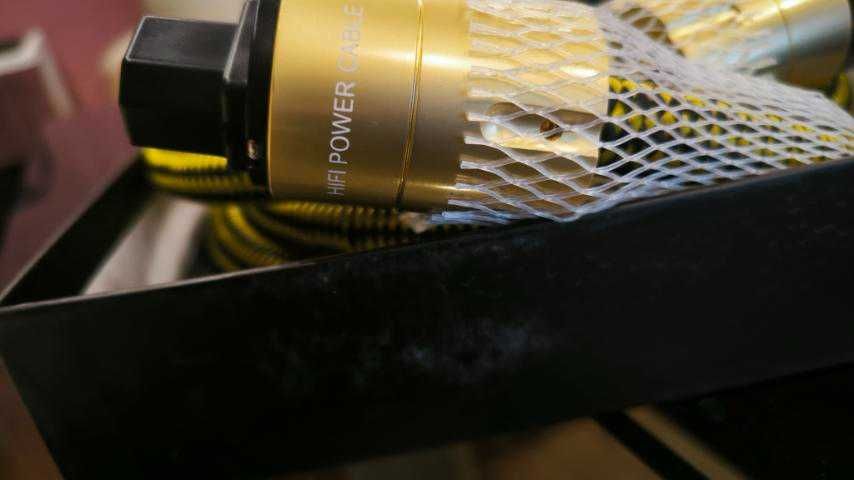 Продавам захранващ Hi-Fi кабел YYTCG