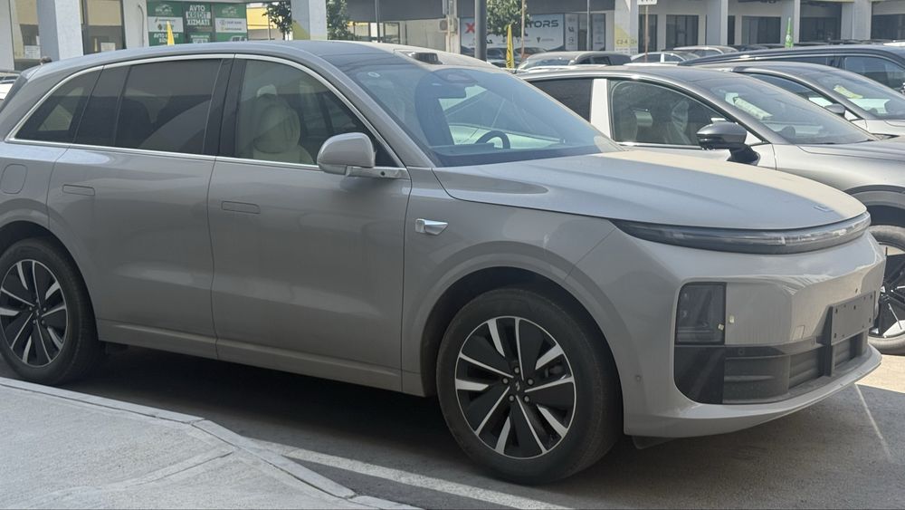 Li auto L6 pro 2025