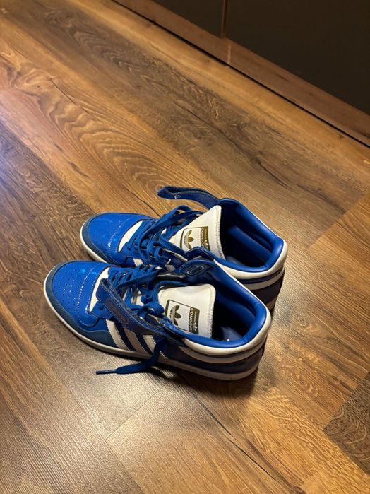 Vând o pereche de Adidas Concord utilizați