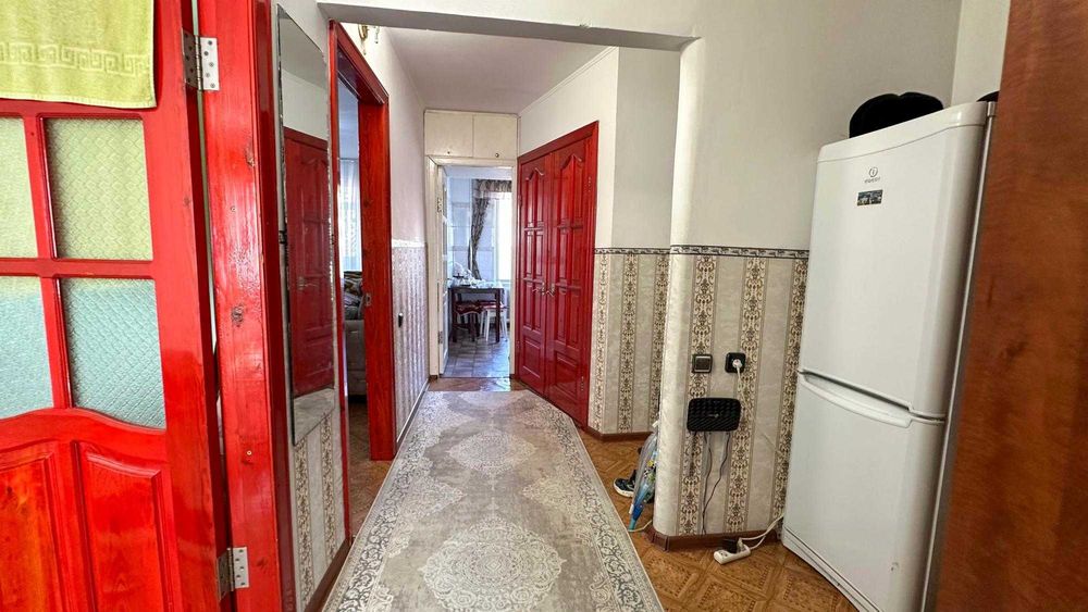 Продам 3 ком в центре Айым