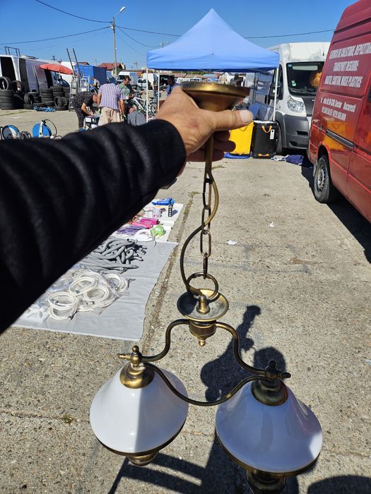 lustre cu doua si trei becuri