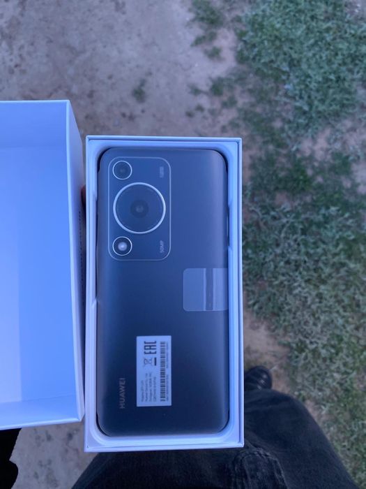 Телефон  HUAWEI nova Y72S