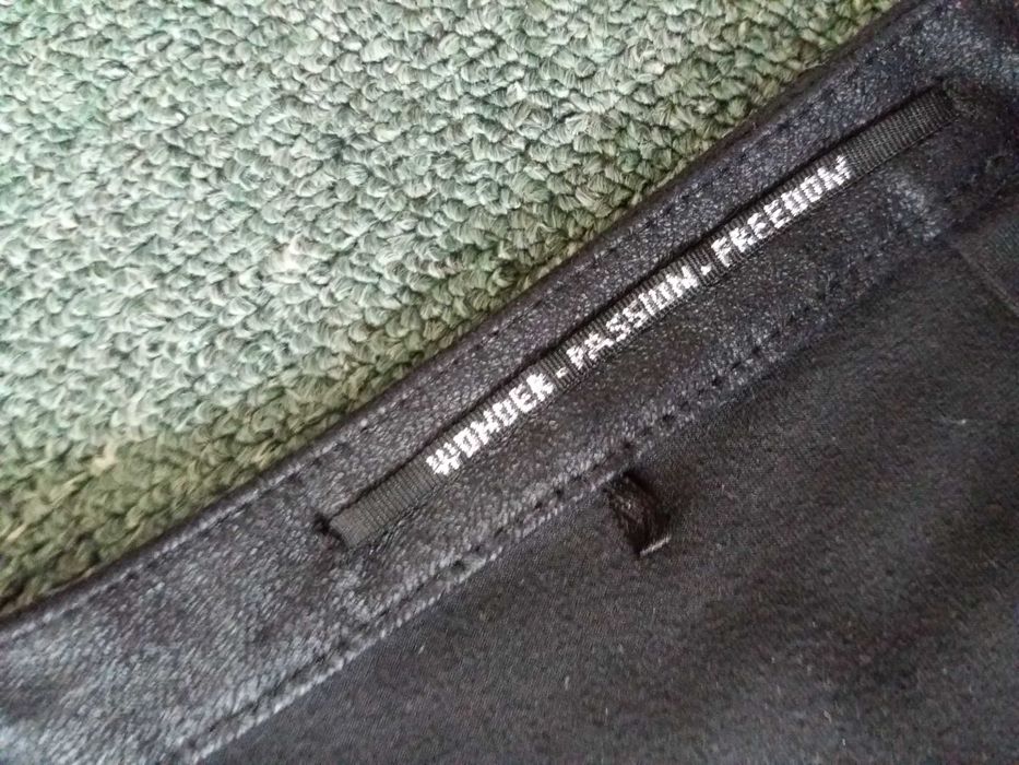 Пола GUESS размер 30 - 18 лв