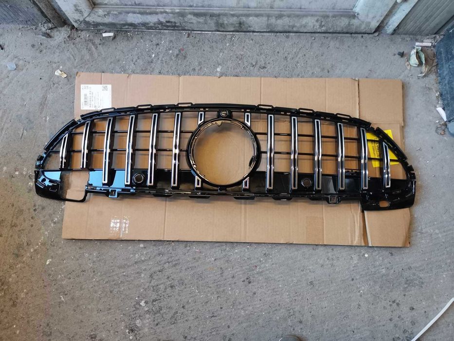 Предна сребристa решетка Panamericana за Mercedes W206 C-Class