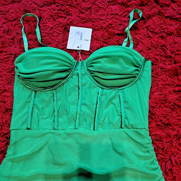 Rochie cambrata cu cupe