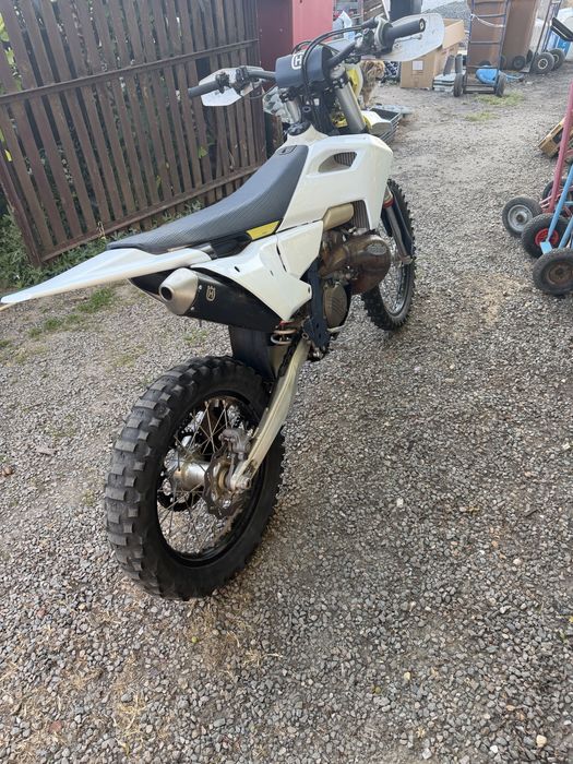Motocicleta Husqvarna TE300 TBI 2024 Enduro ( nu ktm beta gas gas honda yamaha kawasaki )