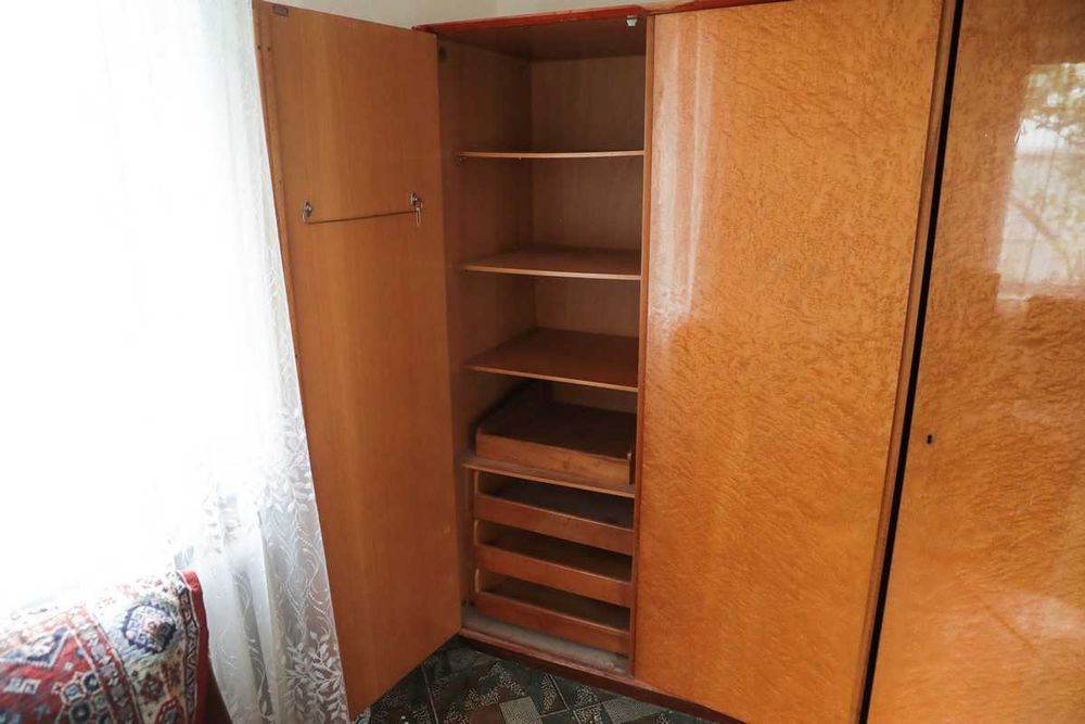 Деревянные шифоньеры
