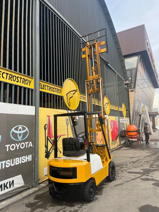 Вилочный погрузчик Коматсу