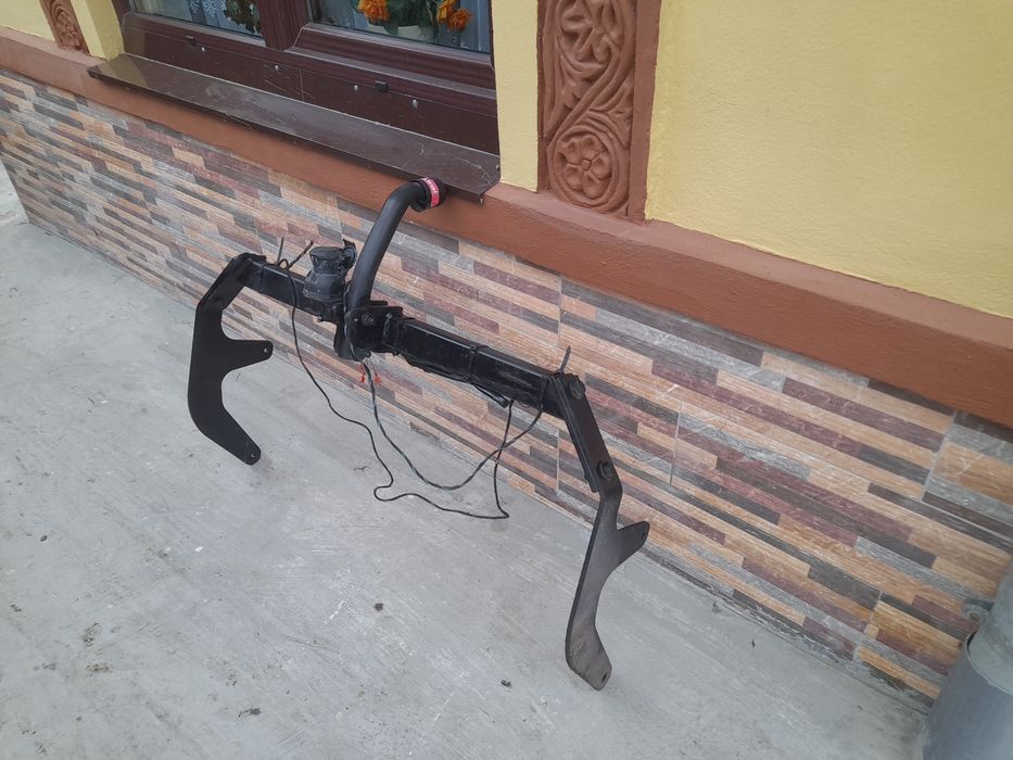 Cârlig original fabrica Dacia Logan mcv