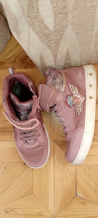 Кроссовки Geox демисезонные.