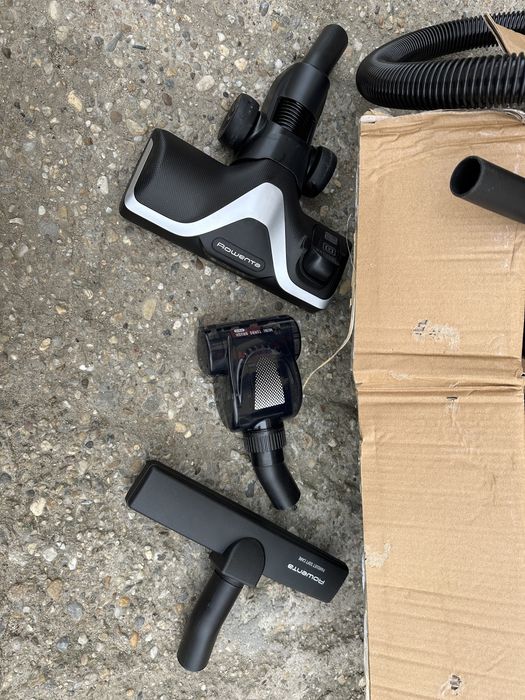 Aspirator vertical rowenta power extreme cyclonic