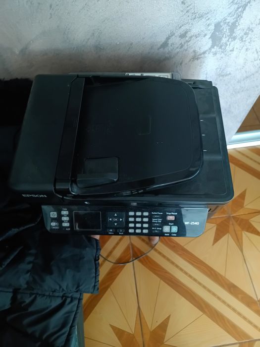 Vând  schimb imprimanta