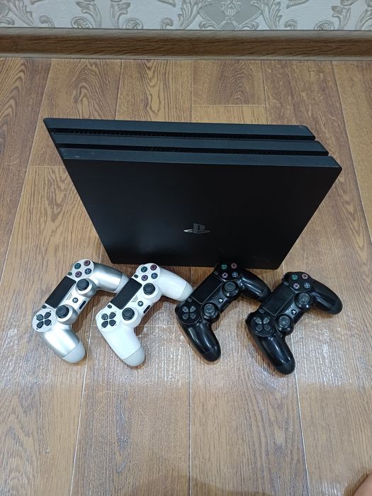 PS4 pro 1 tb bu 20 dan koʻp oynlari bor