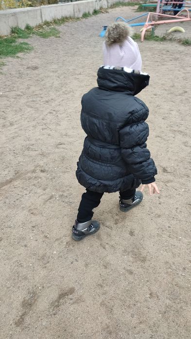 Продам теплые курточки на девочек