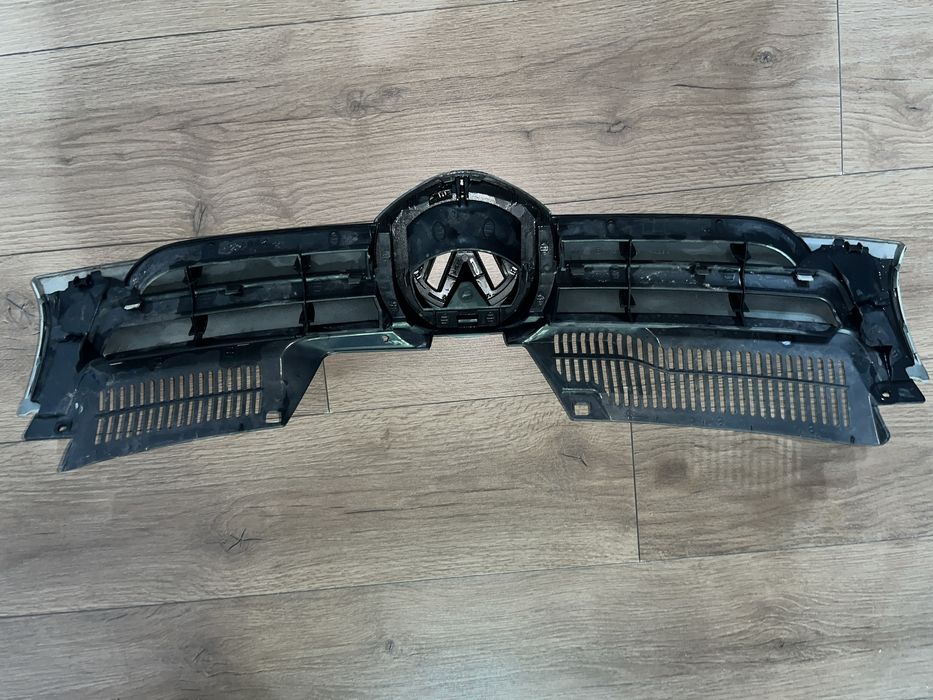 Grilă Volkswagen Golf 5