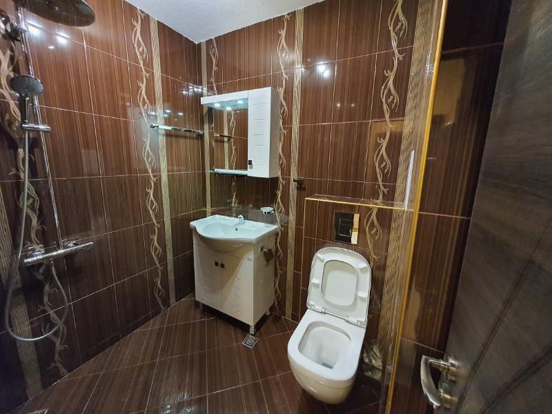 Дава се под наем Тристаен апартамент в София, Надежда 1 - 81 кв.м за 750 € - Снимка #12