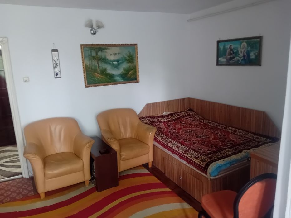 Garsoniera mare 34mp Darmanesti etaj 3 renovata centrala balcon