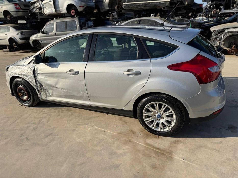 FORD Focus 2011 — imagine 5