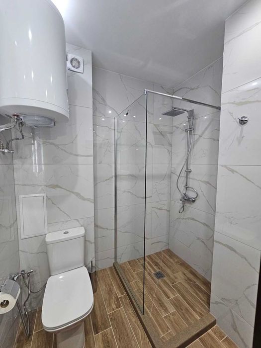 Дава се под наем Двустаен апартамент в Варна, Център - 70 кв.м за 328.95 € - Снимка #5