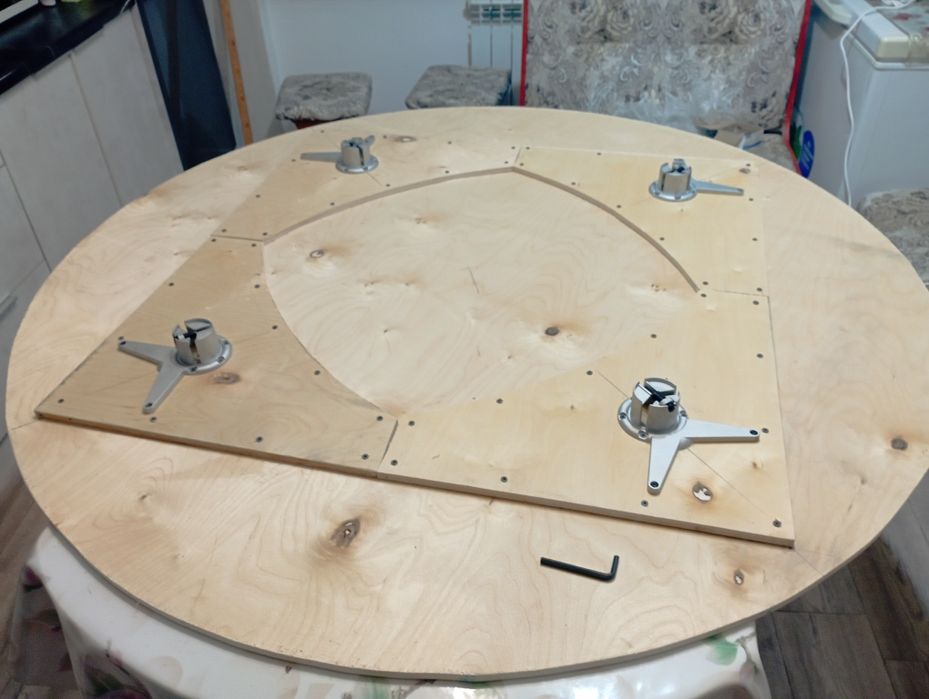 Стол круглый 140 см