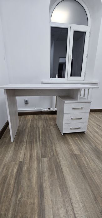 Продается Стол письменный