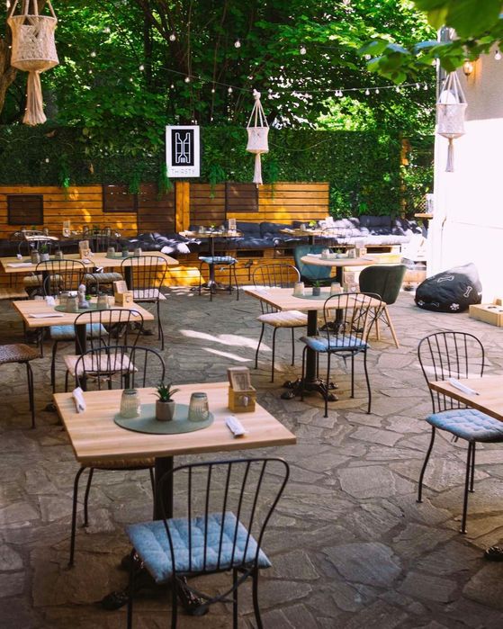 Продава се успешно работещо бистро/ресторант