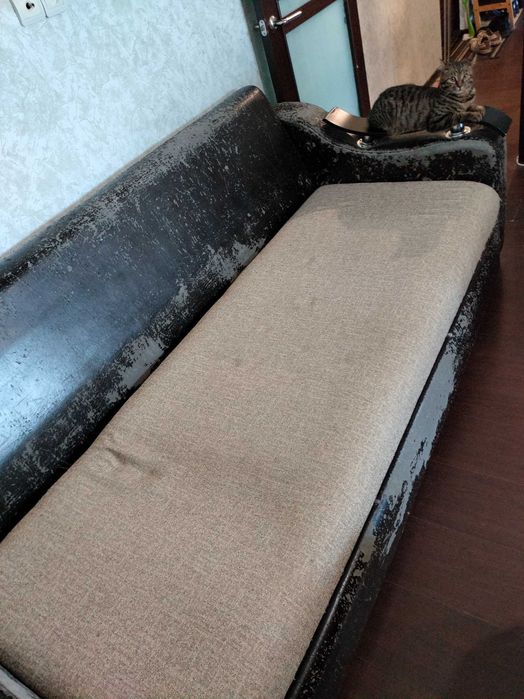 Отдам даром диван