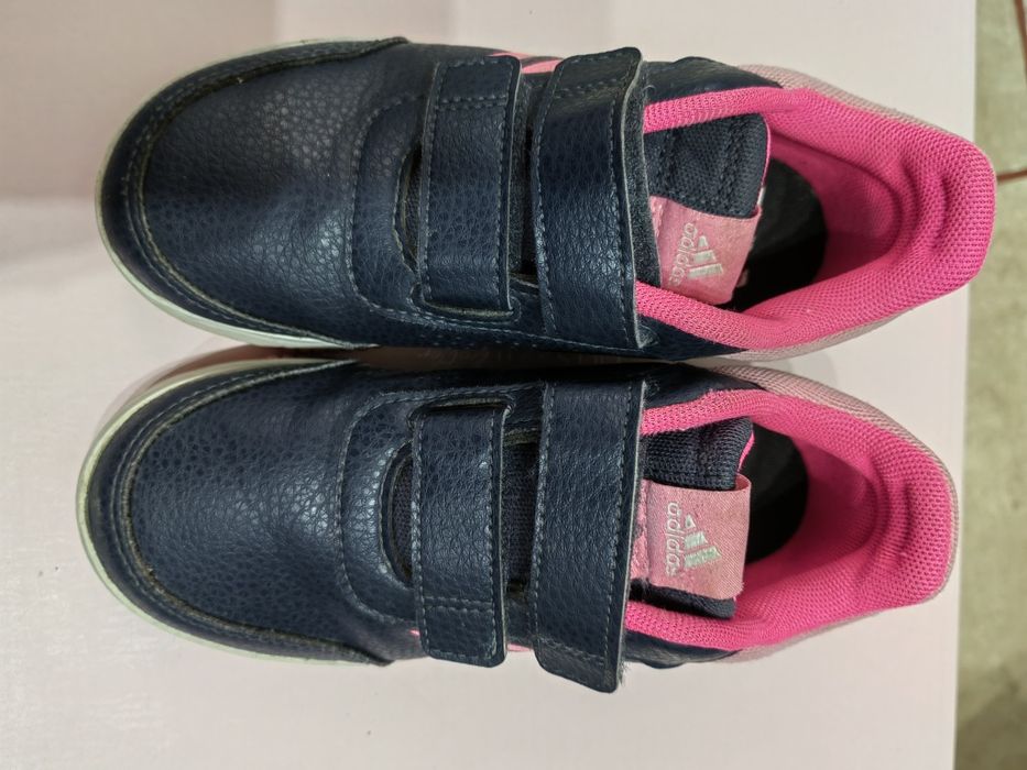 Adidași mărimea 31