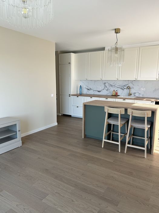 Imchiriez apartament 3 camere,complex nou, parcare subterana