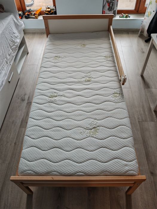 Детско легло с подматрачна рамка и матрак