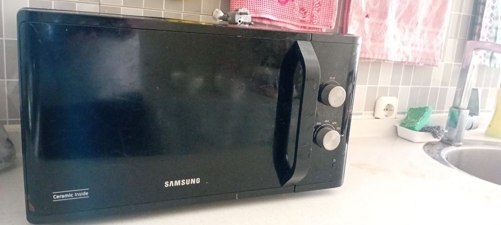 Продам микроволновку Samsung ceramic