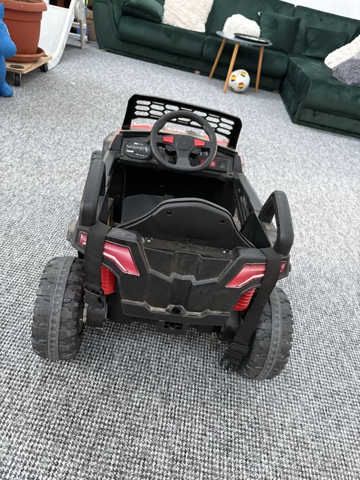 Masinuta electrica cu telecomanda