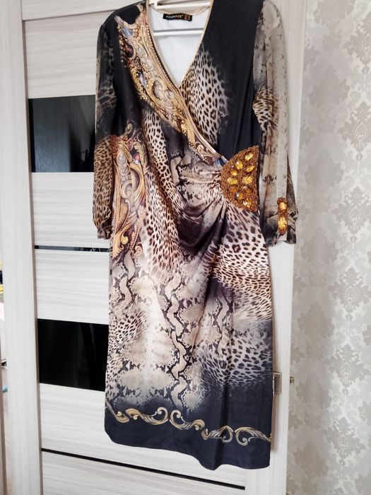 Продам платье новое