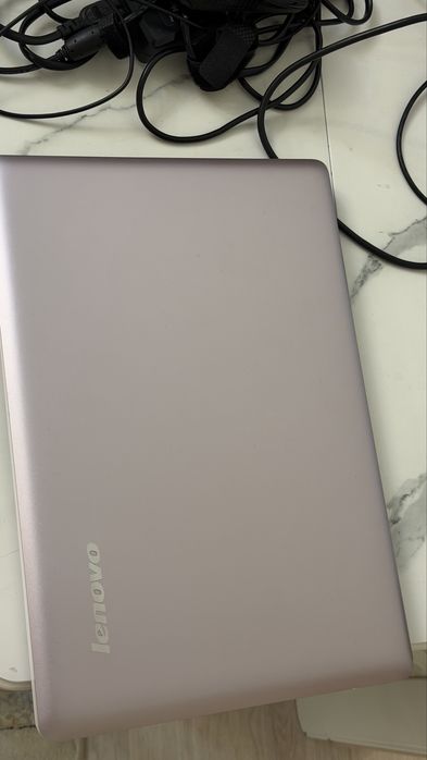 Ноутбук Lenovo 2012 года