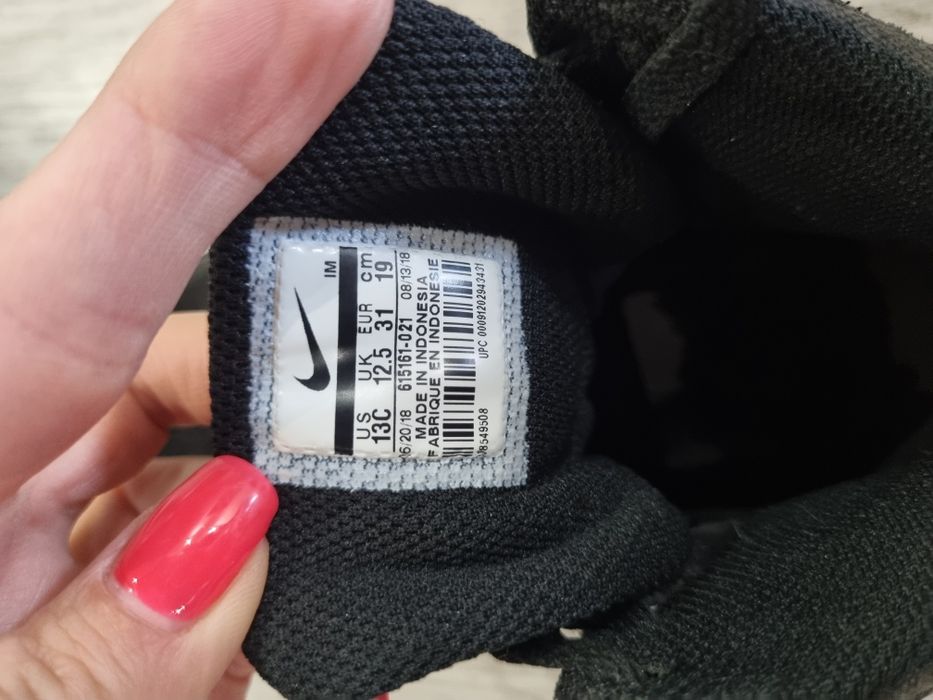 Продам детские кроссовки