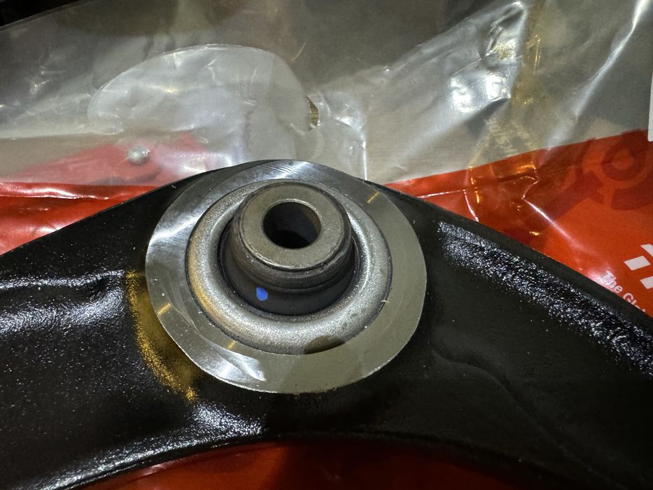 Ляв носач TRW за Пежо 307 фейслифт 2006 чисто нов