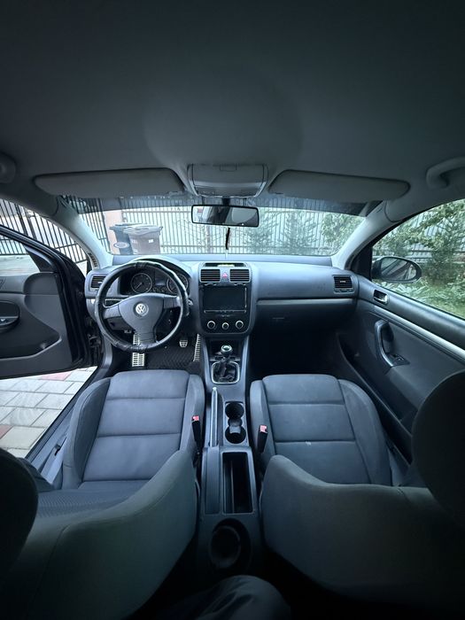Vând Volkswagen Golf 5 Coupe