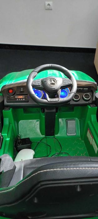 Акумулаторна кола Mercedes AMG